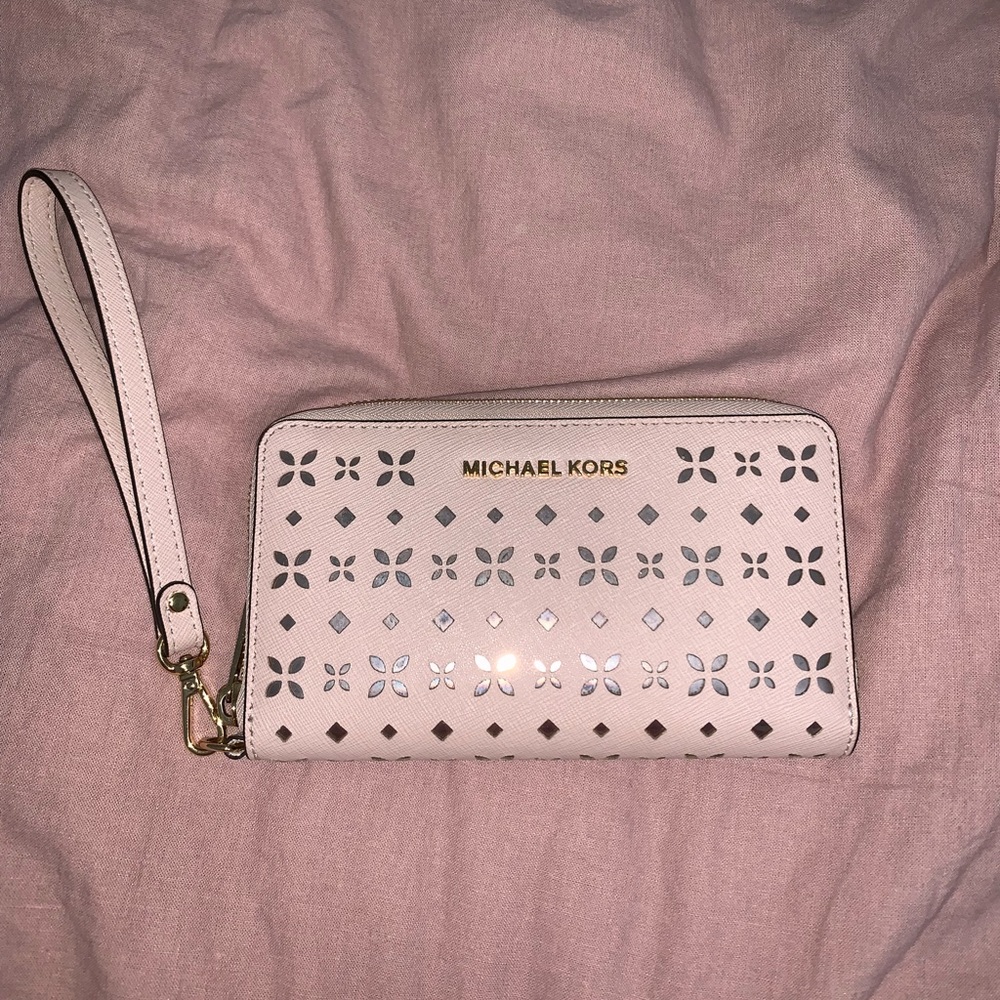 light pink Micheal Kors wristlet!!